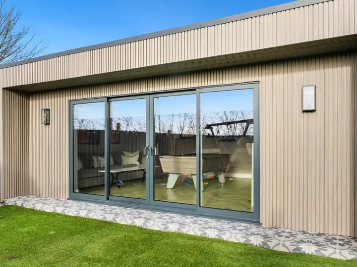 Garden Room with Bar and Sauna, Ayrshire